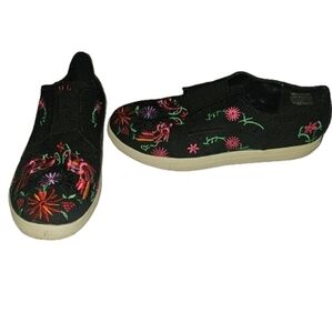 Wanted Black Canvas Floral Flower Embroidered Slip On Shoe Size 11